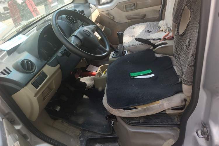 Used Dongfeng Xiaokang C35 2013 1.4L Base Van DK13-06 Left Front Seat