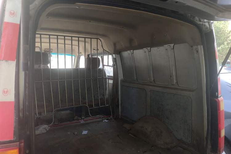 Used Dongfeng Xiaokang C35 2013 1.4L Base Van DK13-06 Trunk