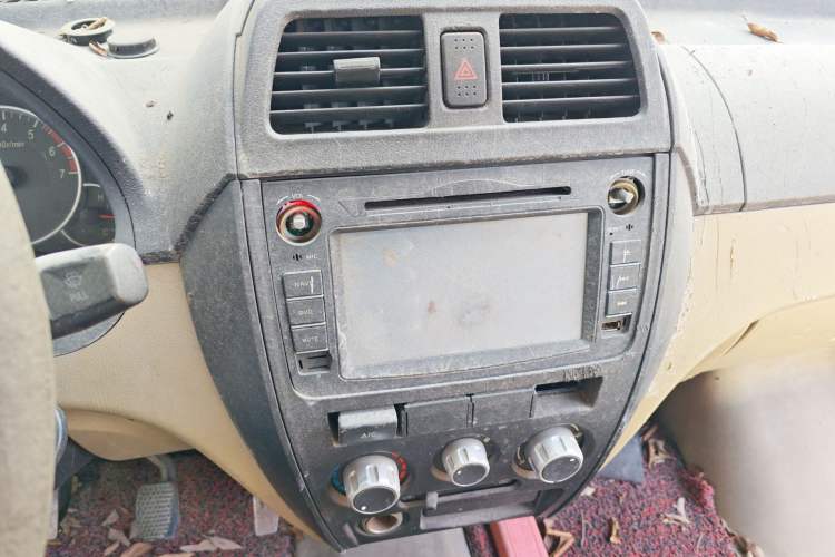 Used Dongfeng Xiaokang C35 2013 1.4L Base Van DK13-06 Audio And AC Panel