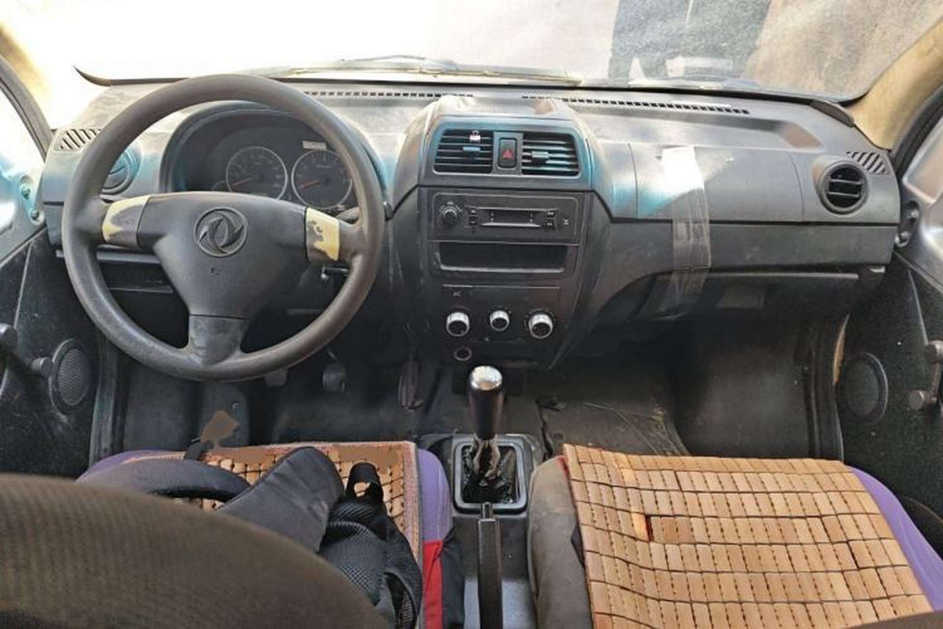 Used Dongfeng Xiaokang C35 2013 1.4L Base Van DK13-06 Center Console