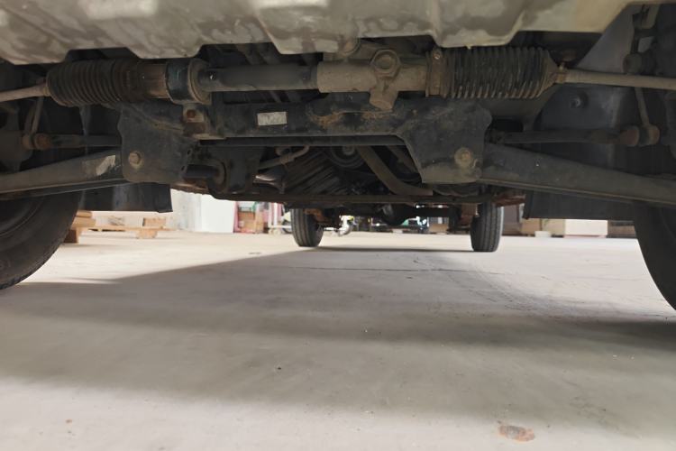 Used Dongfeng Xiaokang C35 2013 1.4L Base Van DK13-06 Chassis Front