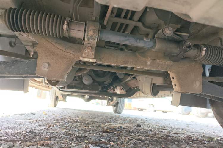 Used Dongfeng Xiaokang C35 2013 1.4L Base Van DK13-06 Chassis Front