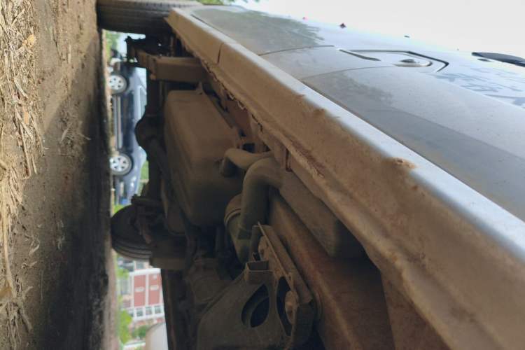 Used Dongfeng Xiaokang C35 2013 1.4L Base Van DK13-06 Chassis Front Right