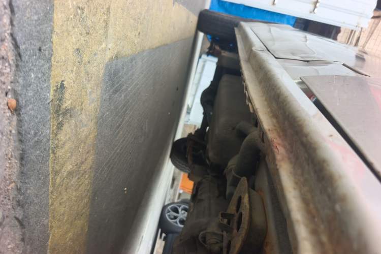Used Dongfeng Xiaokang C35 2013 1.4L Base Van DK13-06 Chassis Front Right