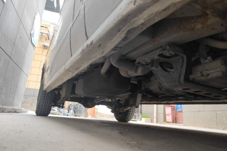 Used Dongfeng Xiaokang C35 2013 1.4L Base Van DK13-06 Chassis Front Right