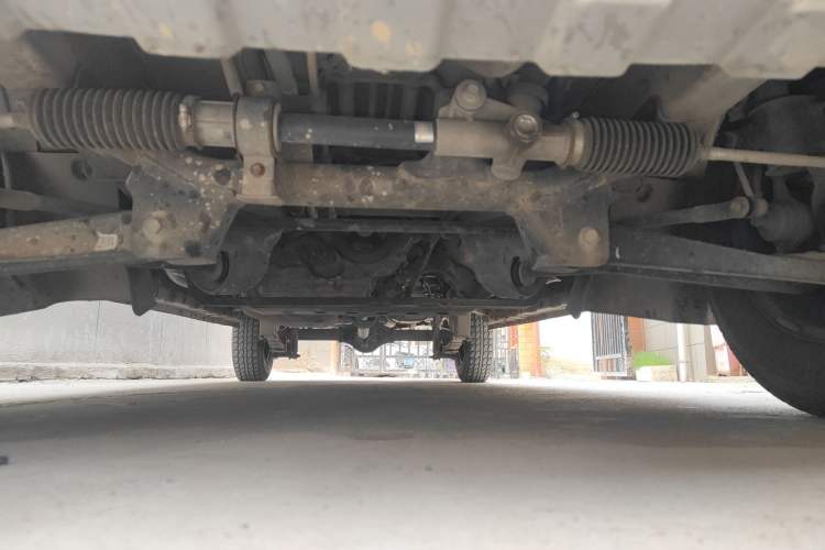 Used Dongfeng Xiaokang C35 2013 1.4L Base Van DK13-06 Chassis Front