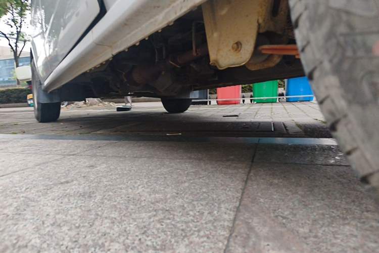 Used Dongfeng Xiaokang C35  Chassis Rear Left