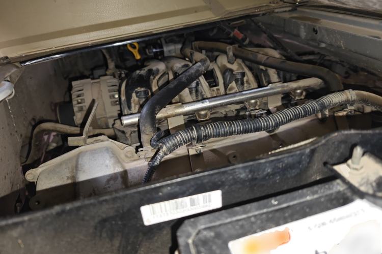 Used Dongfeng Xiaokang C35 2013 1.4L Base Van DK13-06 Engine Bay