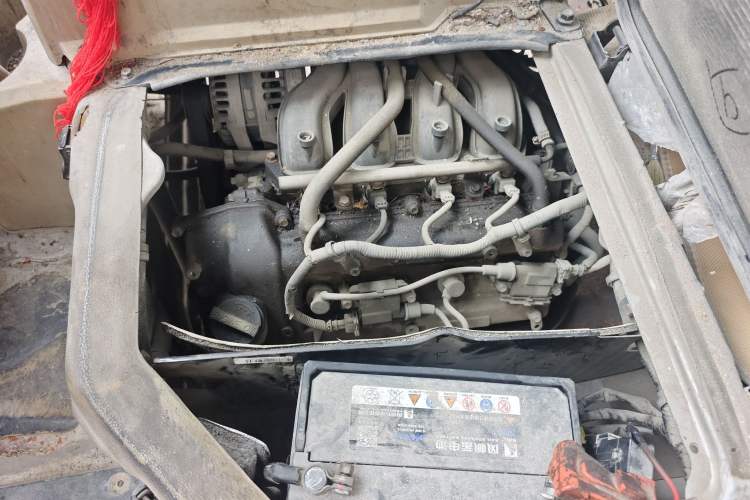 Used Dongfeng Xiaokang C35 2013 1.4L Base Van DK13-06 Engine Bay