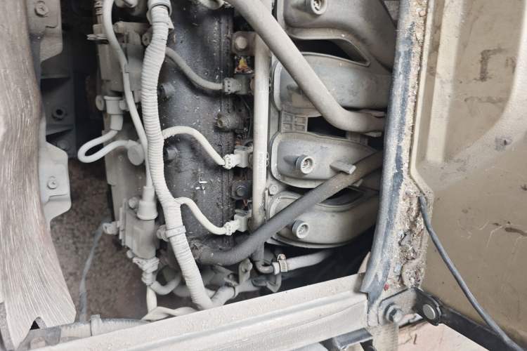 Used Dongfeng Xiaokang C35 2013 1.4L Base Van DK13-06 Engine Bay Left