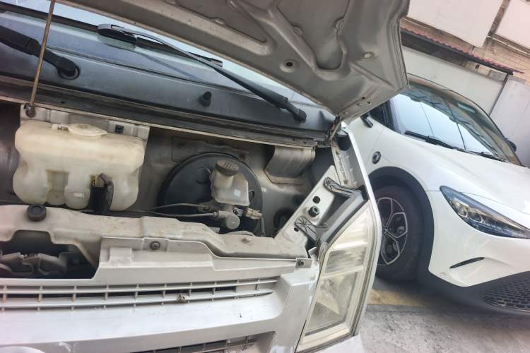 Used Dongfeng Xiaokang C35 2013 1.4L Base Van DK13-06 Engine Bay Left