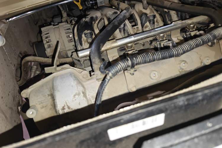 Used Dongfeng Xiaokang C35 2013 1.4L Base Van DK13-06 Engine Bay Right