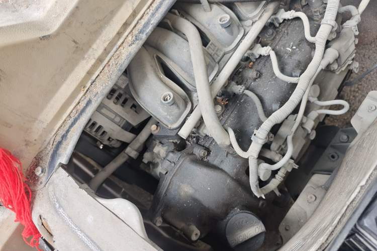 Used Dongfeng Xiaokang C35 2013 1.4L Base Van DK13-06 Engine Bay Right