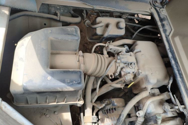 Used Dongfeng Xiaokang C35 2013 1.4L Base Van DK13-06 Engine Bay Right