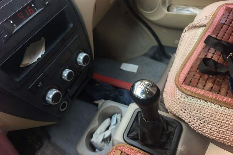 Used Dongfeng Xiaokang C35 2013 1.4L Base Van DK13-06 Gear Lever