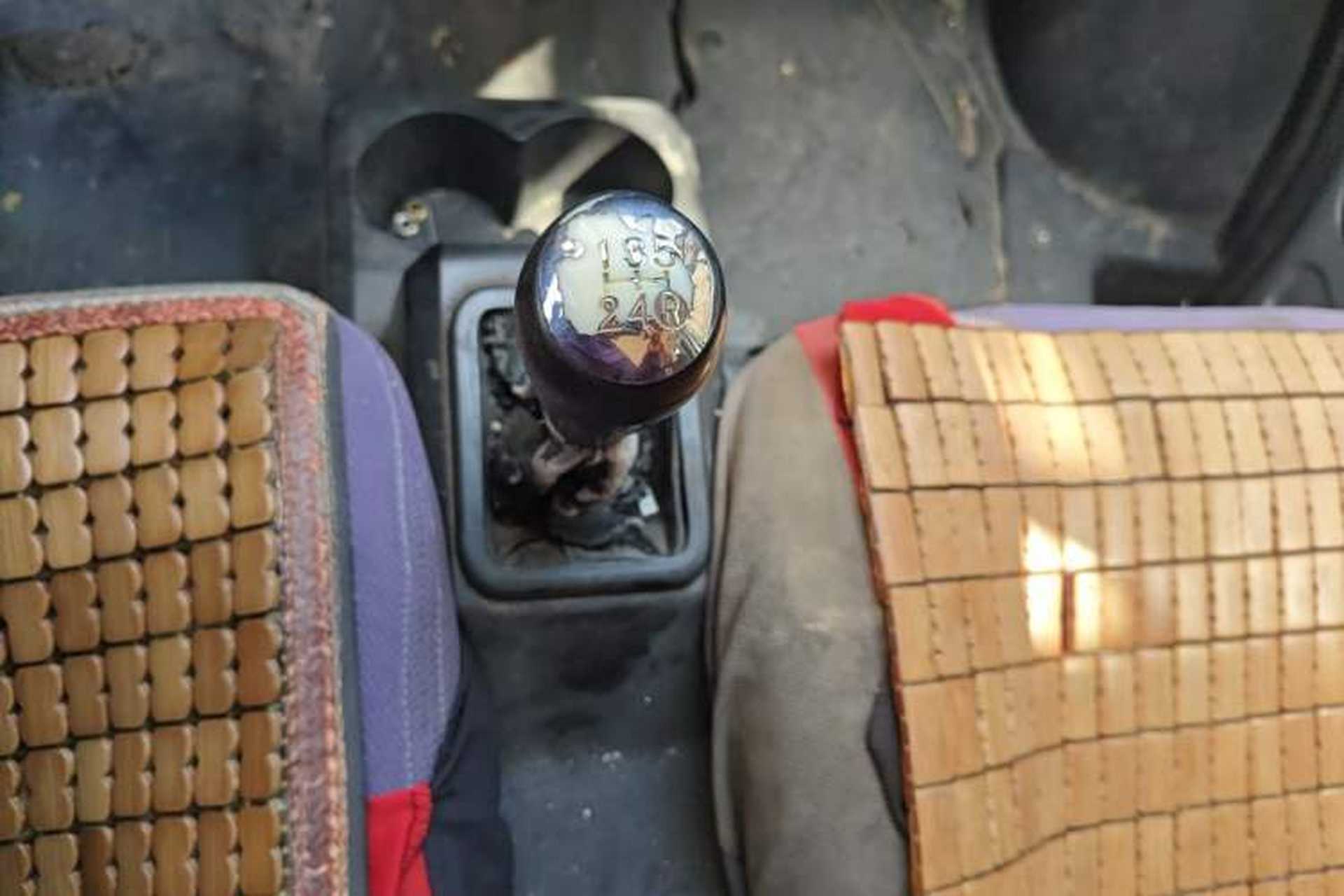 Used Dongfeng Xiaokang C35 2013 1.4L Base Van DK13-06 Gear Lever