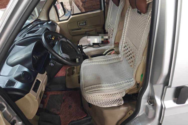 Used Dongfeng Xiaokang C35 2013 1.4L Base Van DK13-06 Left Front Seat