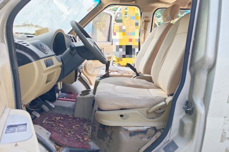 Used Dongfeng Xiaokang C35 2013 1.4L Base Van DK13-06 Left Front Seat