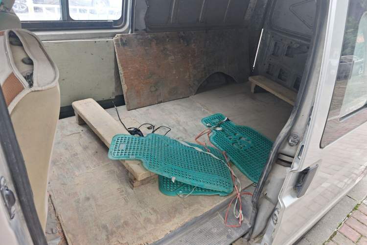 Used Dongfeng Xiaokang C35 2013 1.4L Base Van DK13-06 Left Rear Seat