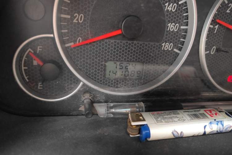 Used Dongfeng Xiaokang C35 2013 1.4L Base Van DK13-06 Odometer Close Up