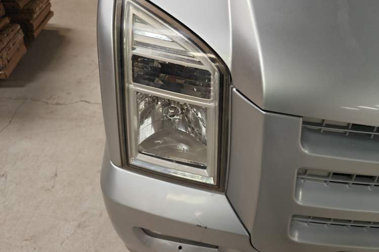 Used Dongfeng Xiaokang C35 2013 1.4L Base Van DK13-06 Right Front Headlight