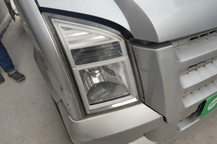 Used Dongfeng Xiaokang C35 2013 1.4L Base Van DK13-06 Right Front Headlight