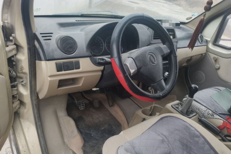 Used Dongfeng Xiaokang C35 2013 1.4L Base Van DK13-06 Center Console
