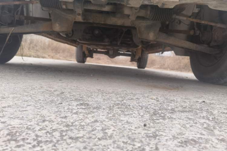 Used Dongfeng Xiaokang C35 2013 1.4L Base Van DK13-06 Chassis Front