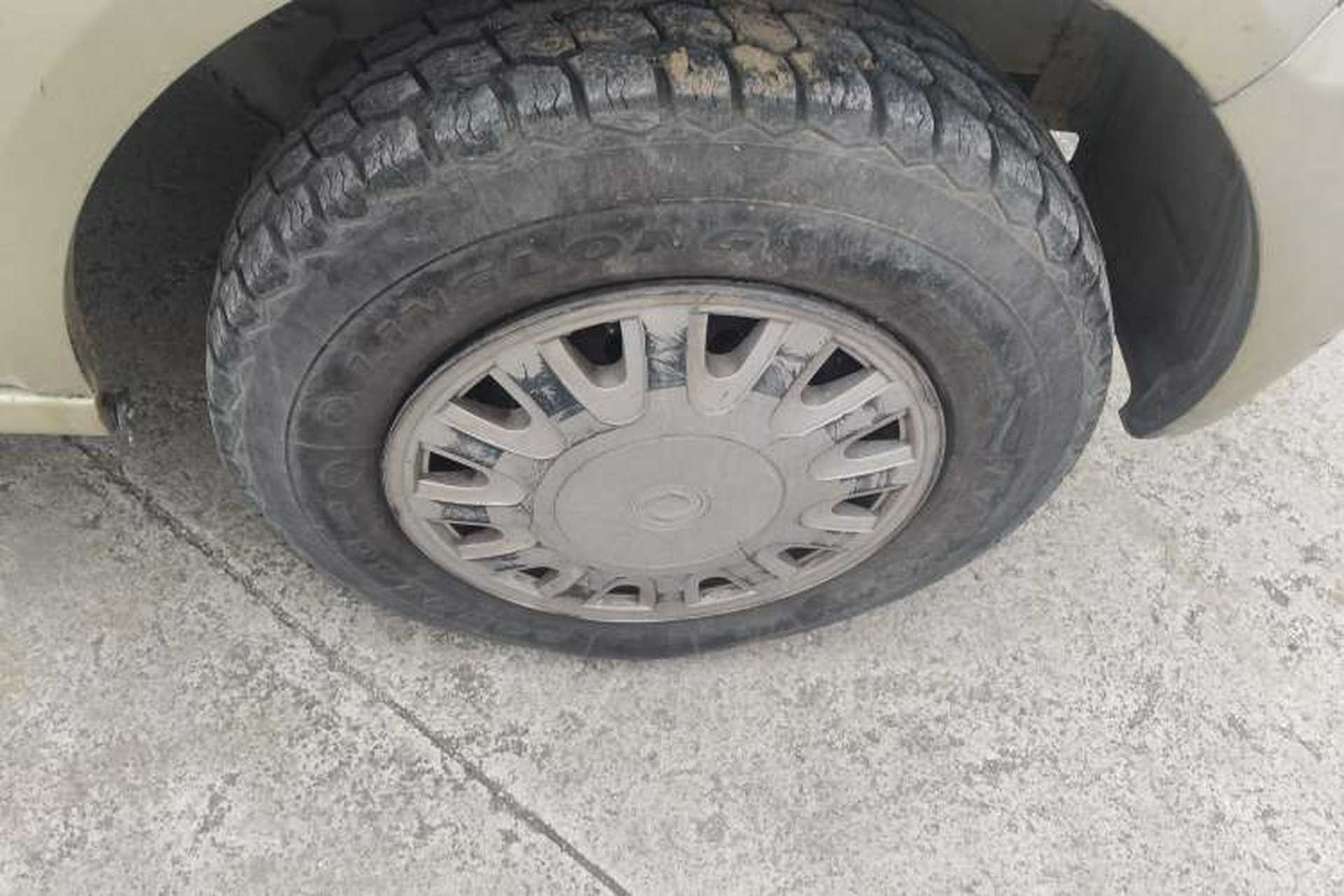 Used Dongfeng Xiaokang C35 2013 1.4L Base Van DK13-06 Right Front Wheel Hub