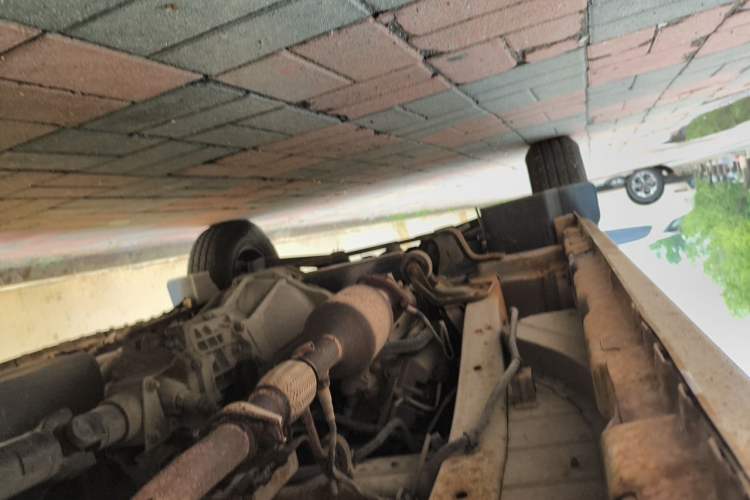 Used Dongfeng Xiaokang C35  Chassis Rear Left