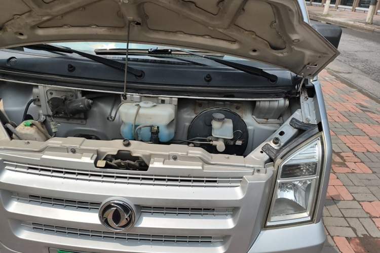 Used Dongfeng Xiaokang C35  Engine Bay Left