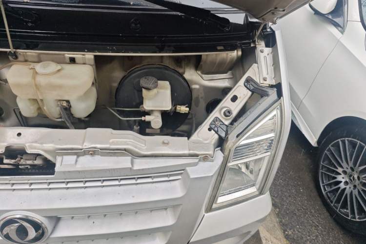 Used Dongfeng Xiaokang C35 2018 1.5L Base Model II Sedan China V Emission Standard DK15 Engine Bay Left