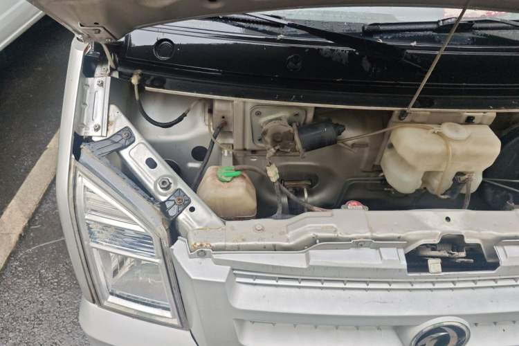 Used Dongfeng Xiaokang C35 2018 1.5L Base Model II Sedan China V Emission Standard DK15 Engine Bay Right