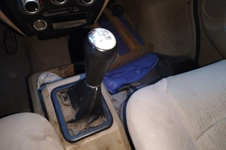 Used Dongfeng Xiaokang C35 2018 1.5L Base Model II Sedan China V Emission Standard DK15 Gear Lever