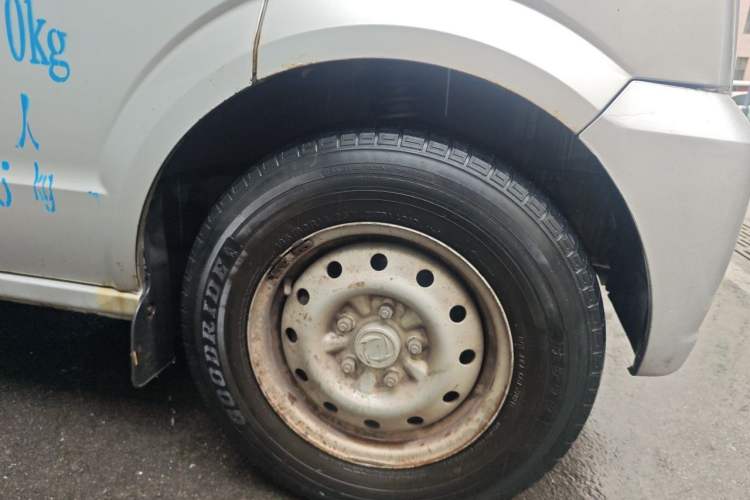 Used Dongfeng Xiaokang C35 2018 1.5L Base Model II Sedan China V Emission Standard DK15 Right Front Wheel Hub