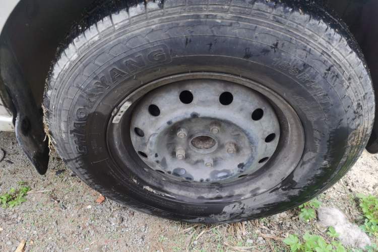 Used Dongfeng Xiaokang C35 2018 1.5L Base Model II Sedan China V Emission Standard DK15 Right Front Wheel Hub