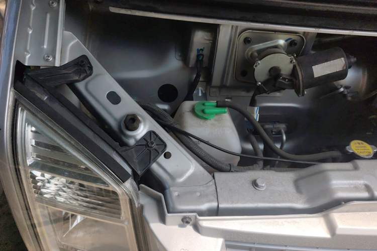 Used Dongfeng Xiaokang C35 2019 1.5L Base Version II Sedan China VI Emission Standard DK15 Engine Bay Right