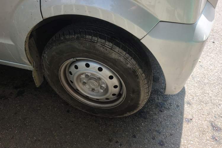 Used Dongfeng Xiaokang C35 2019 1.5L Base Version II Sedan China VI Emission Standard DK15 Right Front Wheel Hub