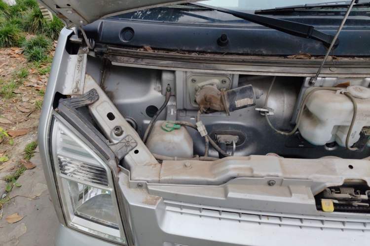 Used Dongfeng Xiaokang C35 2019 1.5L Base Version II Sedan China VI Emission Standard DK15 Engine Bay Right