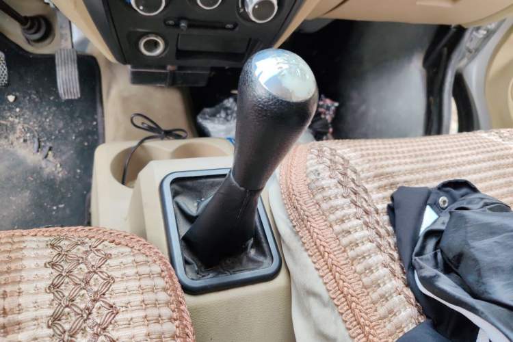 Used Dongfeng Xiaokang C35 2019 1.5L Base Version II Sedan China VI Emission Standard DK15 Gear Lever