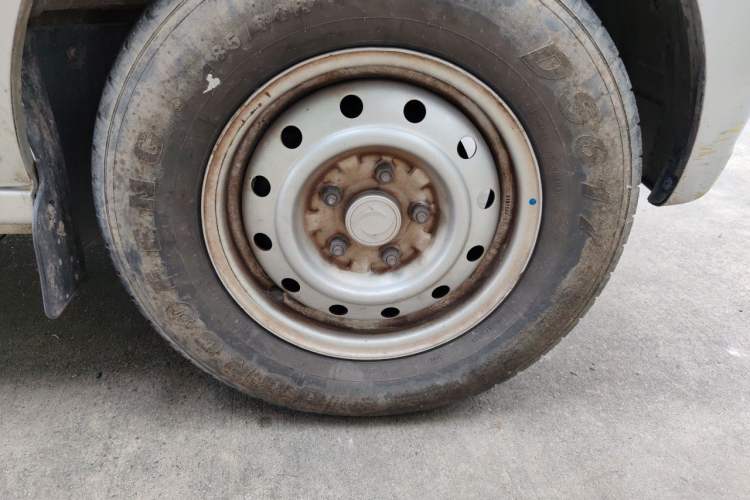 Used Dongfeng Xiaokang C35 2019 1.5L Base Version II Sedan China VI Emission Standard DK15 Right Front Wheel Hub