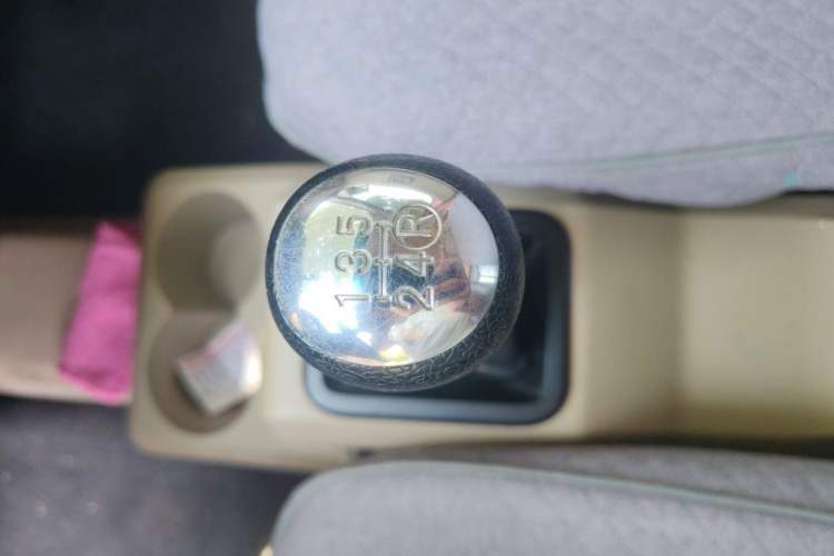 Used Dongfeng Xiaokang C35 2019 1.5L Base Version II Sedan China VI Emission Standard DK15 Gear Lever