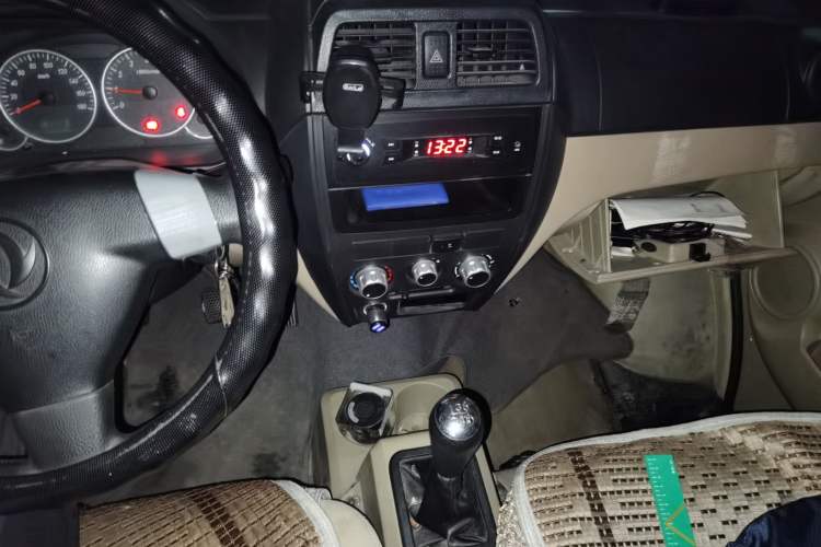 Used Dongfeng Xiaokang C35 2019 1.5L Base Version II Sedan China VI Emission Standard DK15 Audio And AC Panel