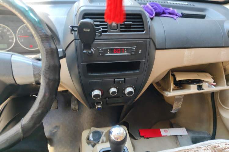 Used Dongfeng Xiaokang C35 2019 1.5L Base Version II Sedan China VI Emission Standard DK15 Audio And AC Panel