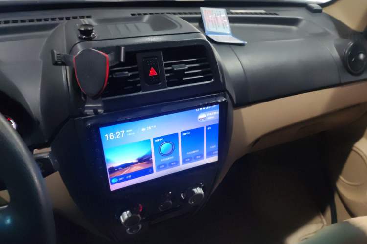 Used Dongfeng Xiaokang C35 2019 1.5L Base Version II Sedan China VI Emission Standard DK15 Audio And AC Panel