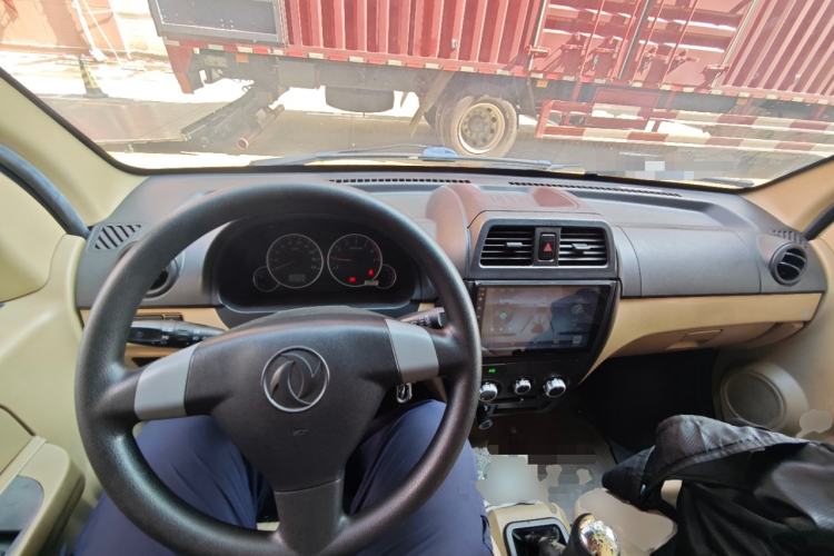 Used Dongfeng Xiaokang C35 2019 1.5L Base Version II Sedan China VI Emission Standard DK15 Center Console