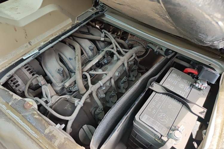 Used Dongfeng Xiaokang C35 2019 1.5L Base Version II Sedan China VI Emission Standard DK15 Engine Bay