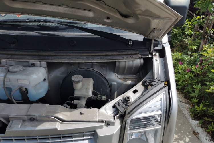 Used Dongfeng Xiaokang C35 2019 1.5L Base Version II Sedan China VI Emission Standard DK15 Engine Bay Left