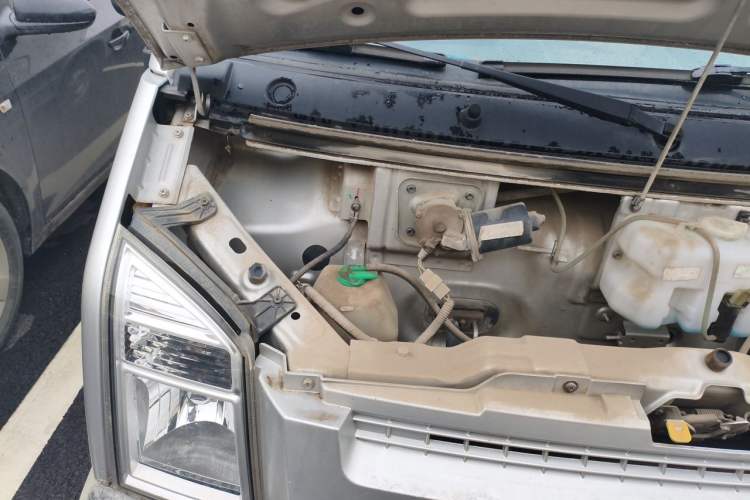 Used Dongfeng Xiaokang C35 2019 1.5L Base Version II Sedan China VI Emission Standard DK15 Engine Bay Right