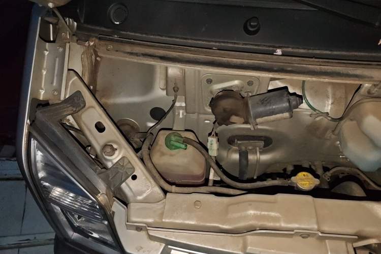 Used Dongfeng Xiaokang C35 2019 1.5L Base Version II Sedan China VI Emission Standard DK15 Engine Bay Right